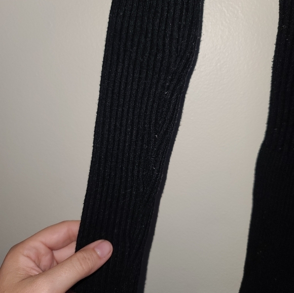 Yuna ribbed Turtleneck size small black. - Picture 6 of 9